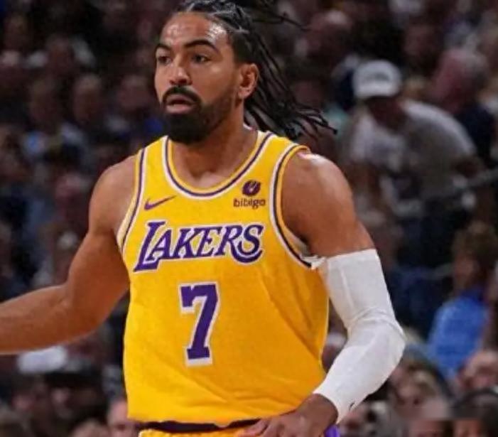 文森特八村垒真是数据怪！得分完美，防守却是漏洞，毫无作用！