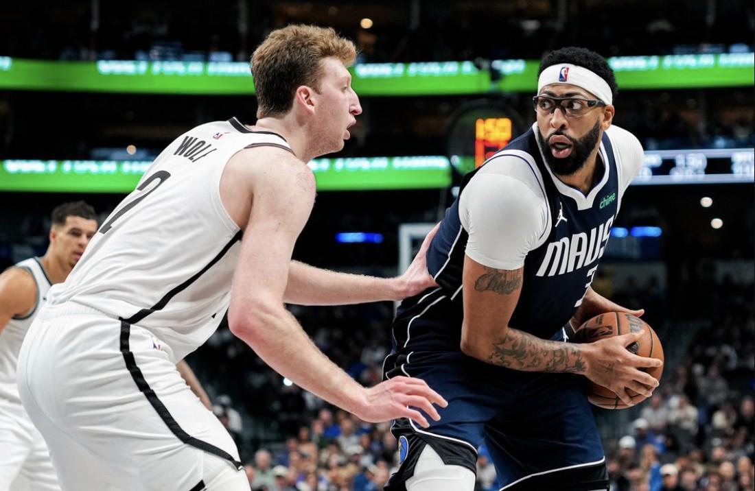 浓眉：欧文现在扮演着“教练”角色，我们非常亲近期待他早日回归